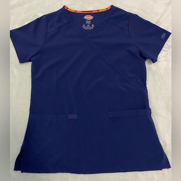 Dickies Small navy blue scrub top in excellent condition - Picture 1 of 3